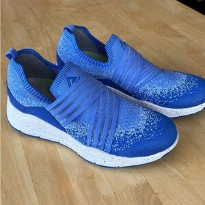 NWOT  ALIGN CELESTRIAL slip on sneakers marine blue